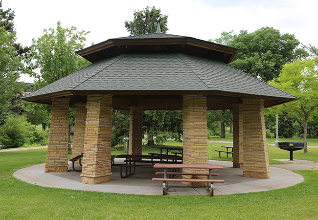 wolfe-park-east-picnic-shelter