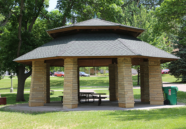 wolfe-park-west-picnic-shelter