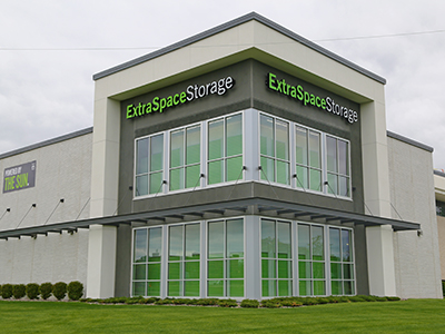 extra space storage building